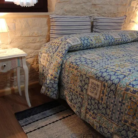 Trulli Donna Isabella לינה וארוחת בוקר 4*