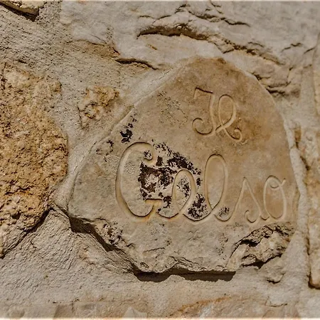 לינה וארוחת בוקר Trulli Donna Isabella לוקורוטונדו