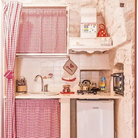 Trulli Donna Isabella לינה וארוחת בוקר 4*