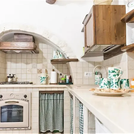 Trulli Donna Isabella Bed & Breakfast 3*