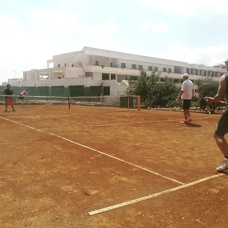 Trulli Donna Isabella לוקורוטונדו