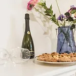 Trulli Donna Isabella לוקורוטונדו