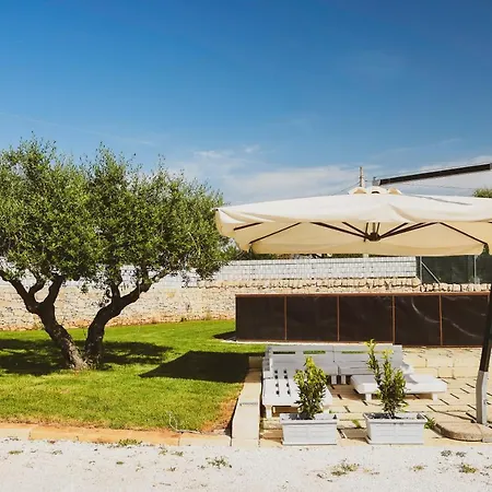 Trulli Donna Isabella Bed & Breakfast 3*
