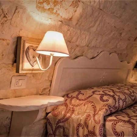 Trulli Donna Isabella Bed & Breakfast 3*