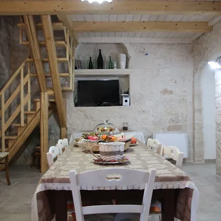Trulli Donna Isabella Alojamento de Acomodação e Pequeno-almoço Locorotondo
