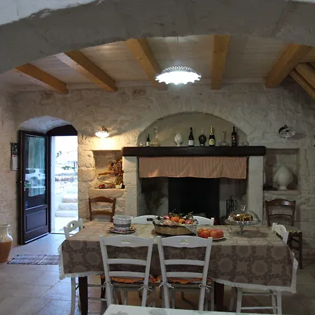 Trulli Donna Isabella Alojamento de Acomodação e Pequeno-almoço