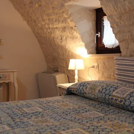 Trulli Donna Isabella Nocleg ze śniadaniem 4*