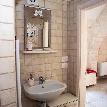 Trulli Donna Isabella Bed & Breakfast 4*
