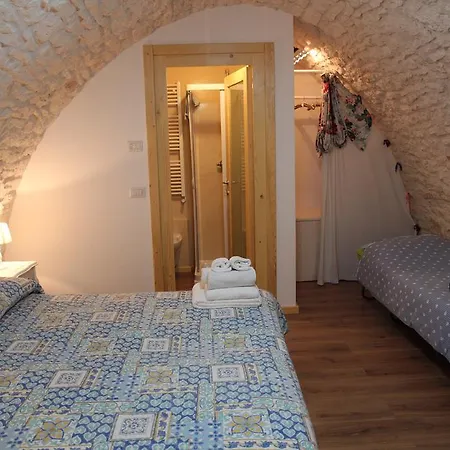 Alojamento de Acomodação e Pequeno-almoço Trulli Donna Isabella 4*